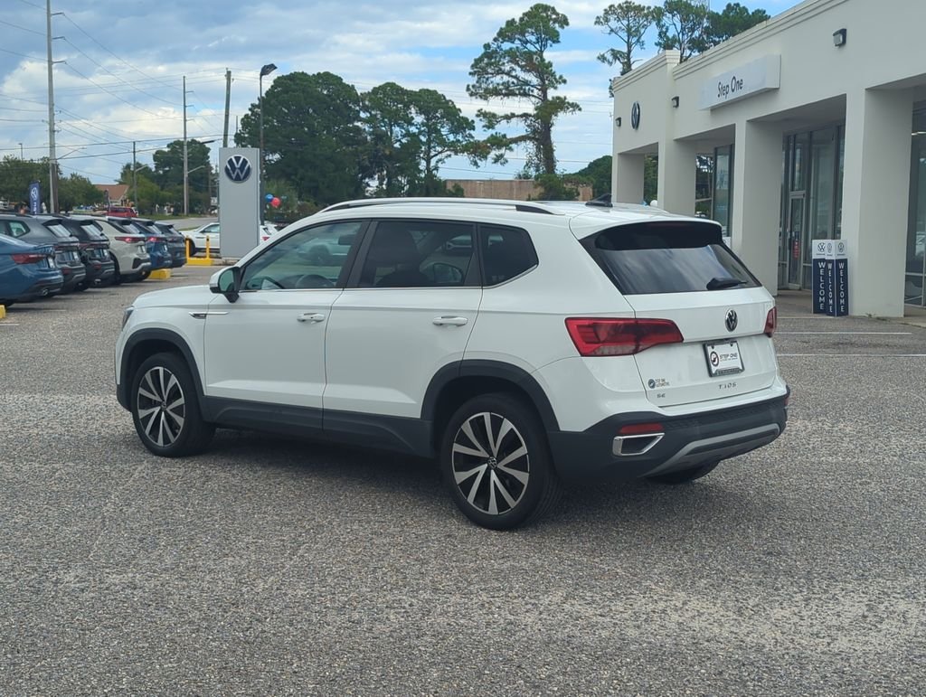Used 2022 White Volkswagen 1.5T SE image 5
