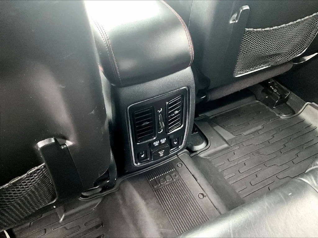 Used 2020 White Jeep Trailhawk image 14