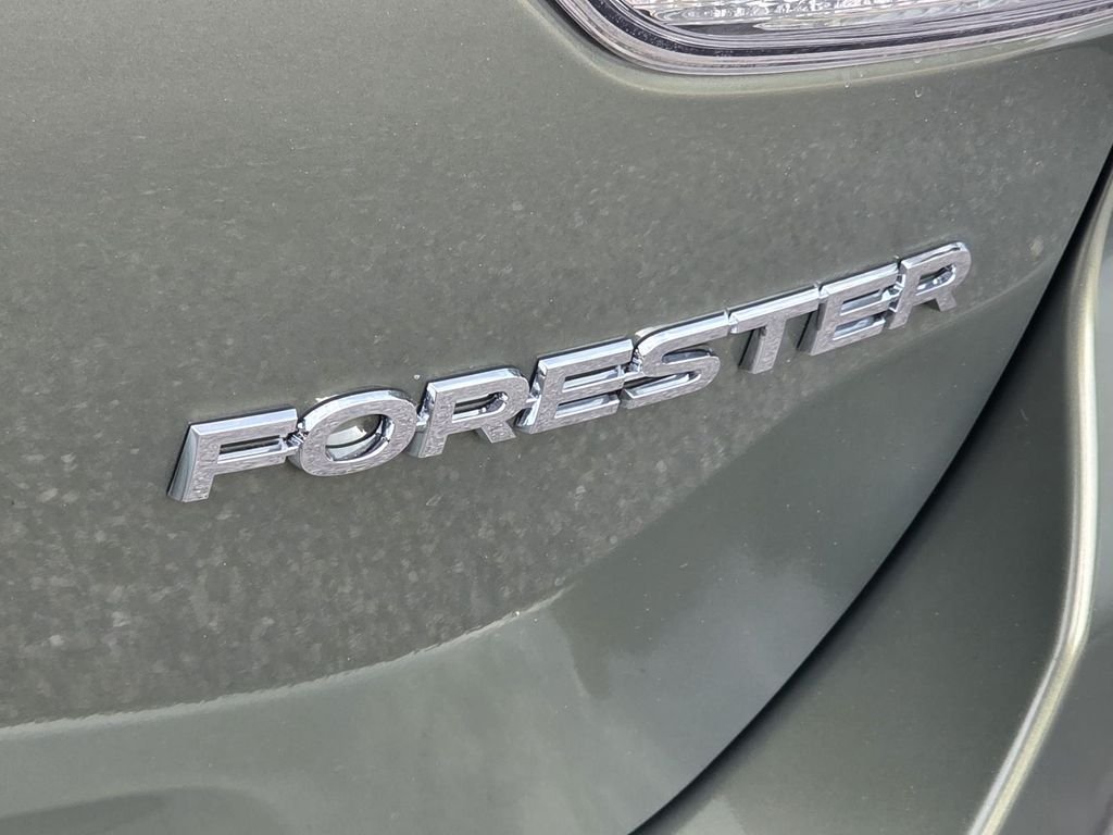 Used 2021 Green Subaru Base image 5