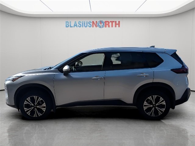 2021 Nissan Rogue SV photo 4