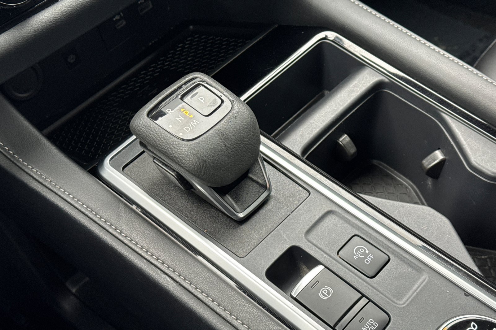 2025 Nissan Pathfinder SL - Photo 44