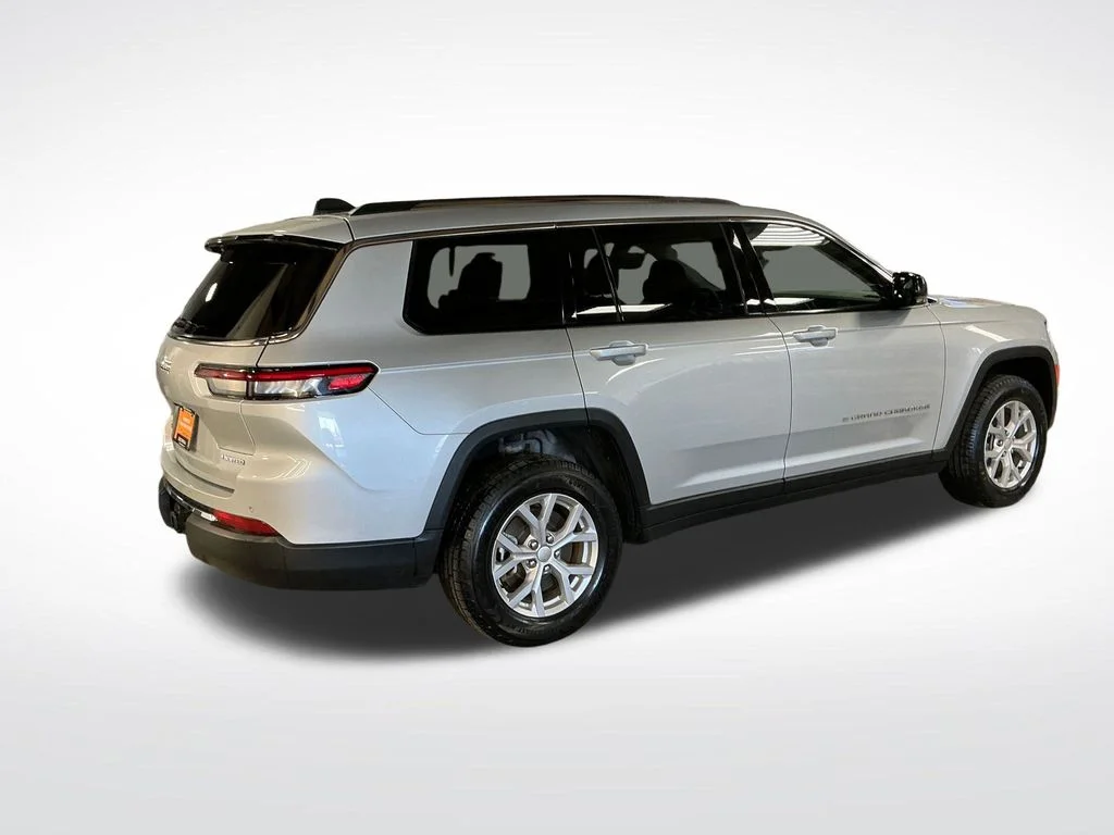 Certified Used 2023 Silver Jeep Limited image 5