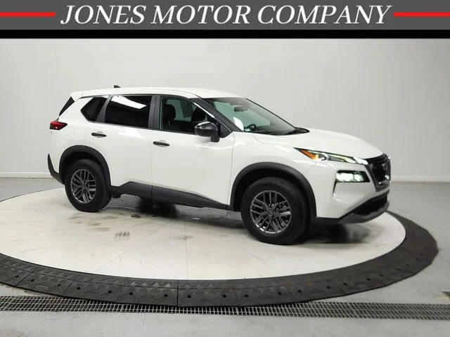 Used 2023 White Nissan S image 1