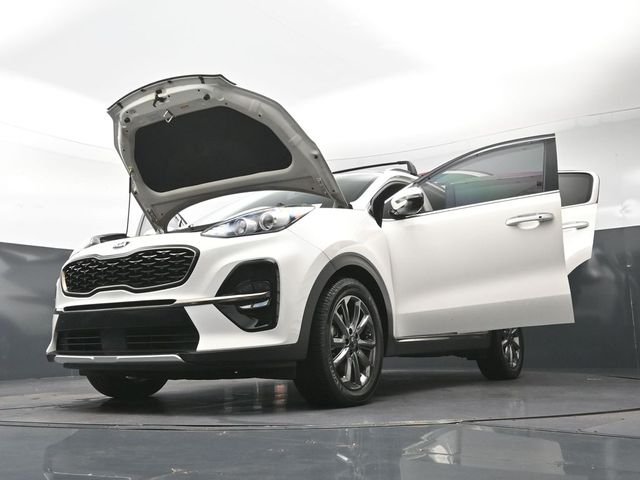 Used 2020 White Kia S image 36