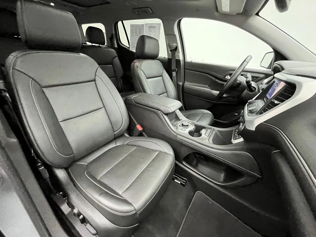Used 2023 Silver GMC SLT image 33