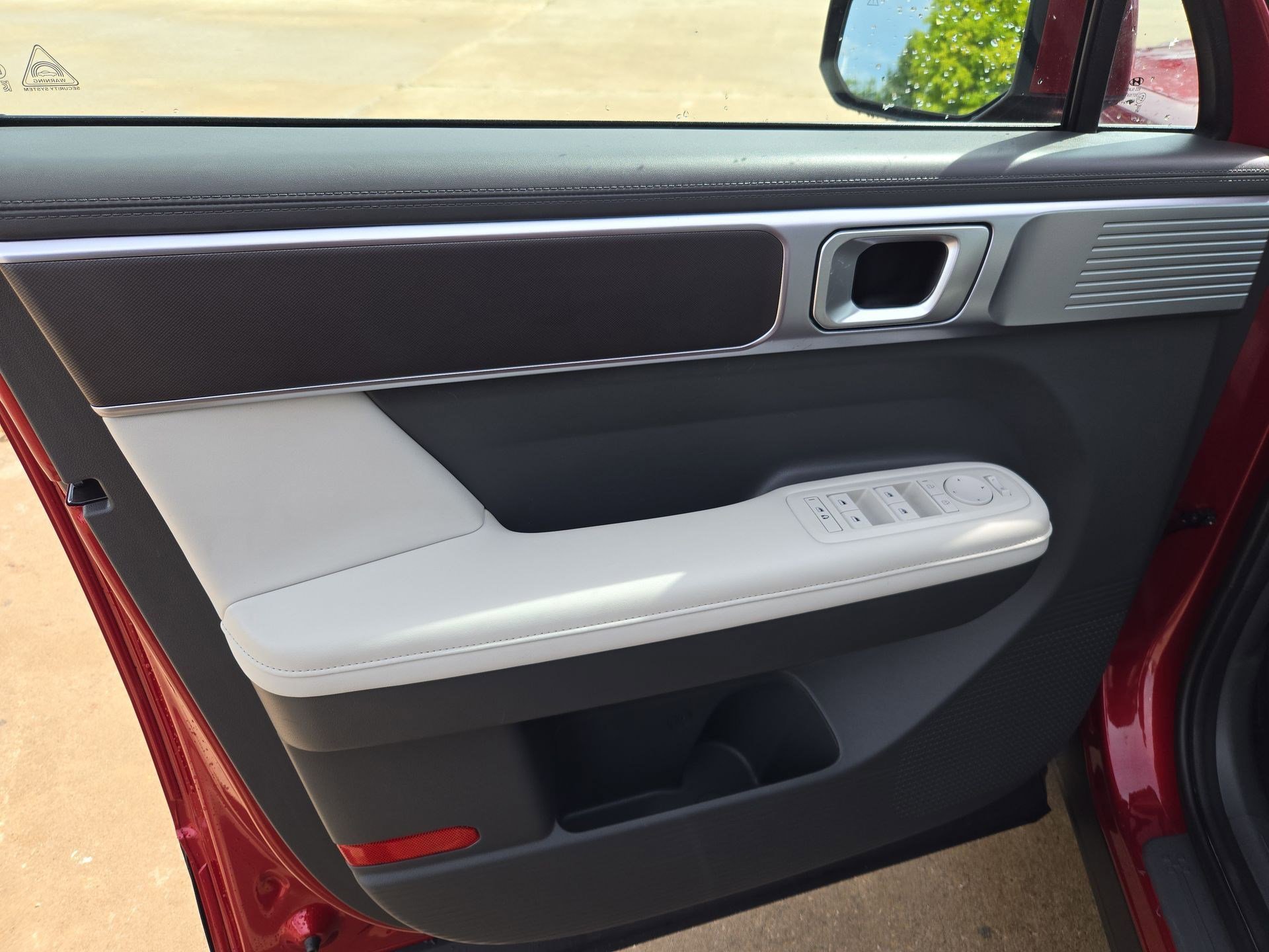 Used 2025 Ultimate Red Hyundai SEL image 13