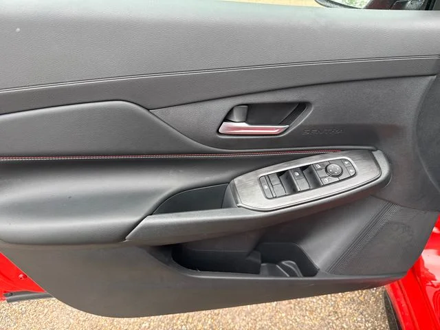 New 2026 Energetic Ember / Super Black Two-tone Nissan SR image 13