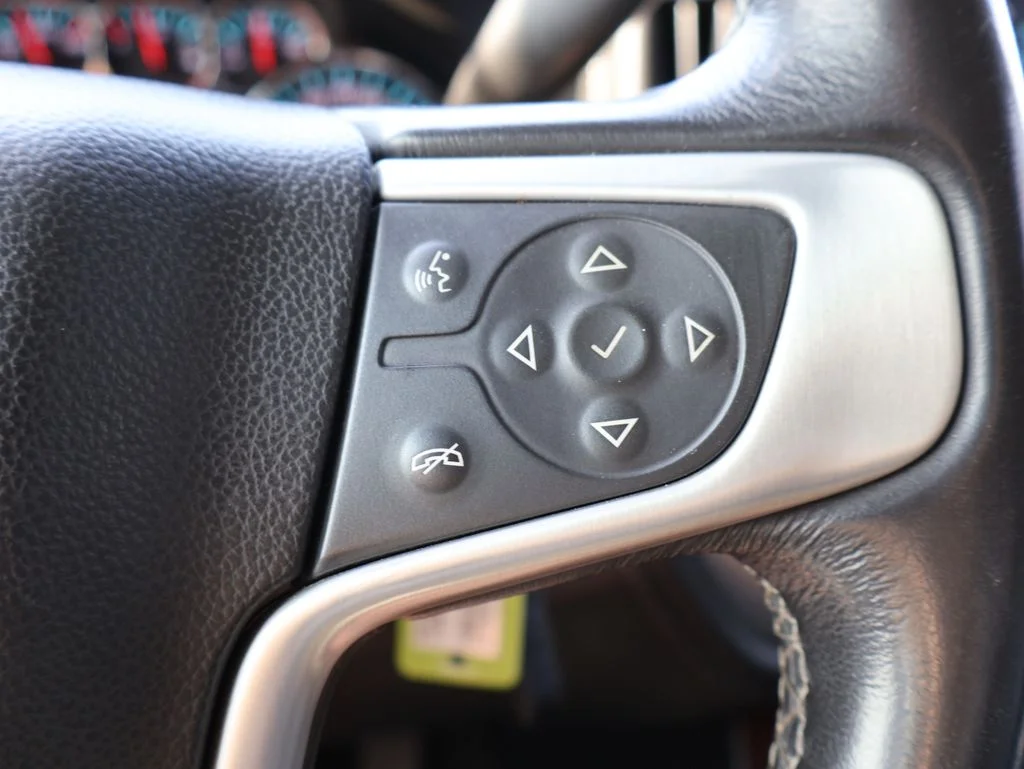 Used 2018 Black GMC SLT image 27