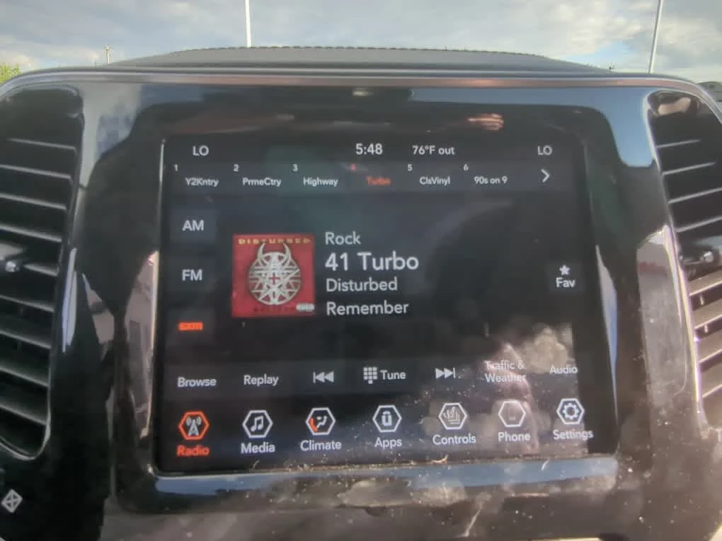 Certified Used 2022 Diamond Black Crystal Pearlcoat Jeep Limited image 9