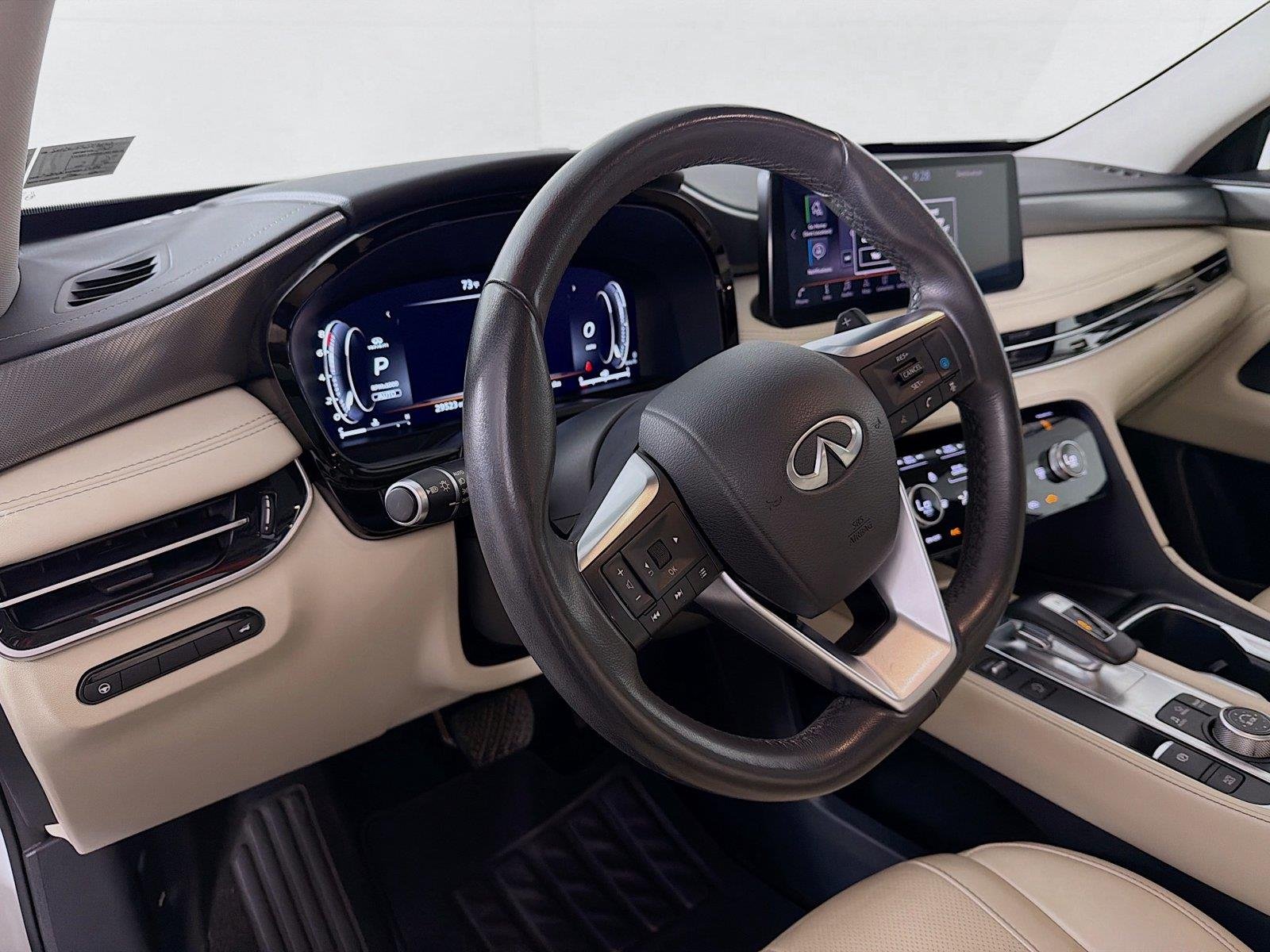 Used 2023 Majestic White INFINITI LUXE image 16