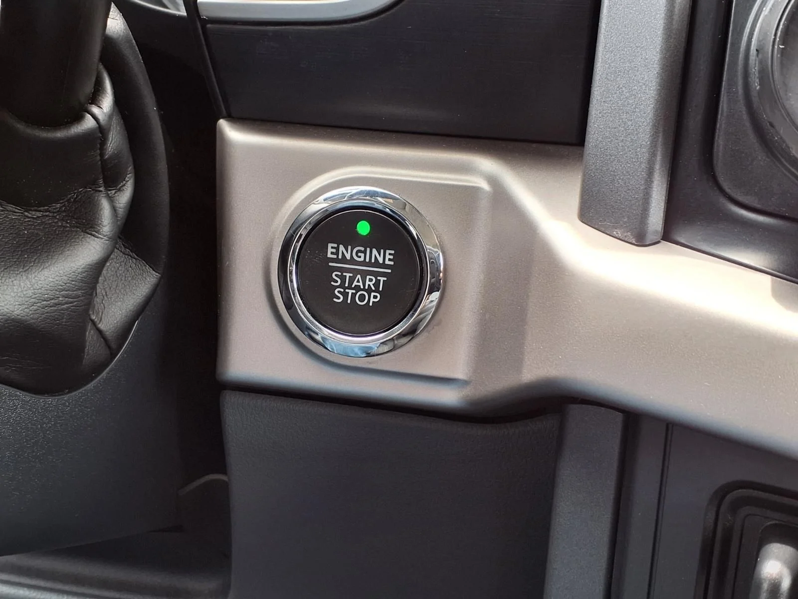 Used 2022 White Ford XLT image 25
