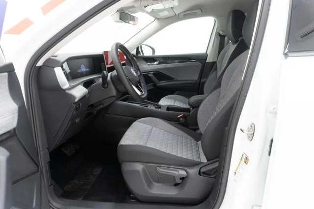 New 2026 Pure White Volkswagen 2.0T S image 15