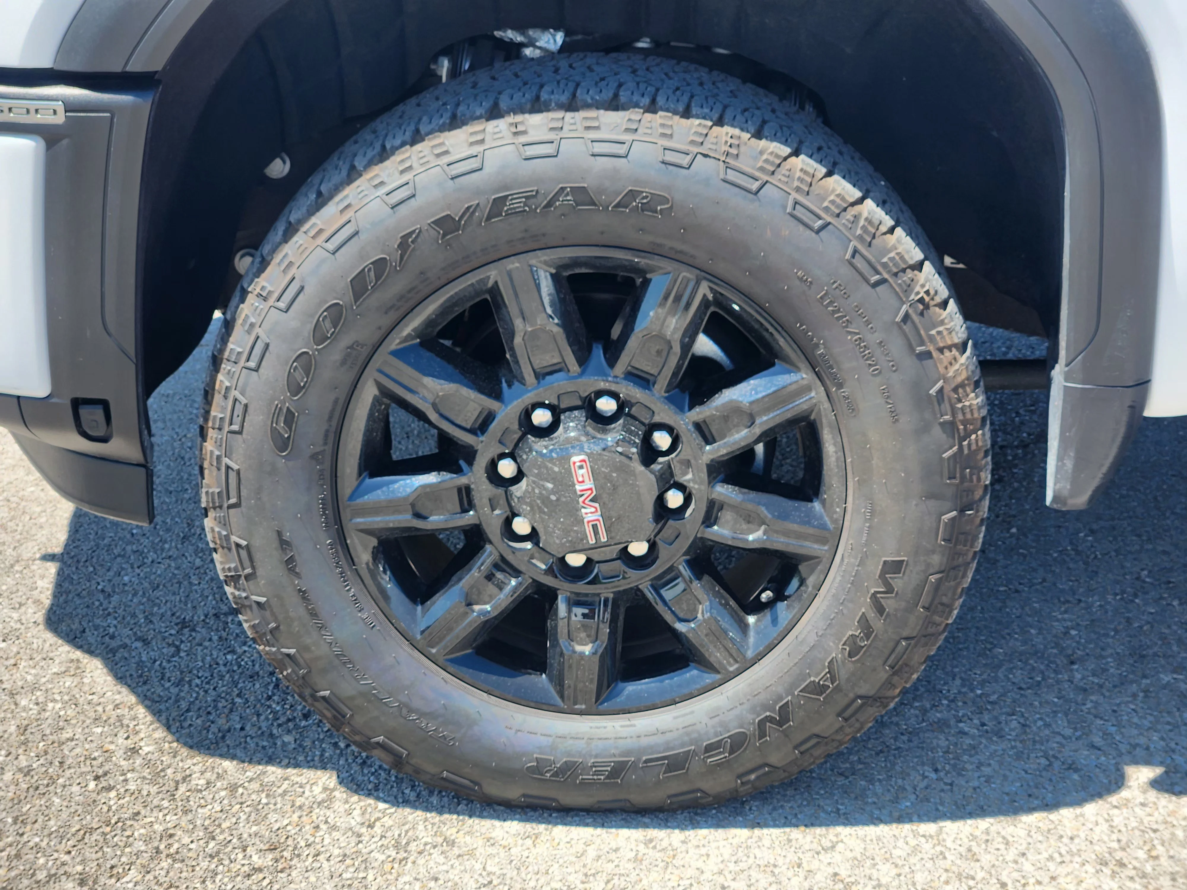 Used 2025 Summit White GMC AT4 image 10