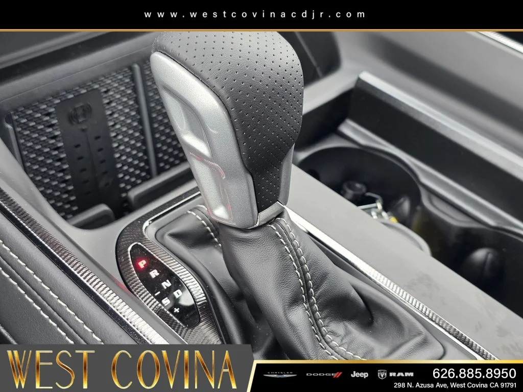 New 2026 Diamond Black Crystal Pearl-Coat Exterior Paint RAM RHO image 17