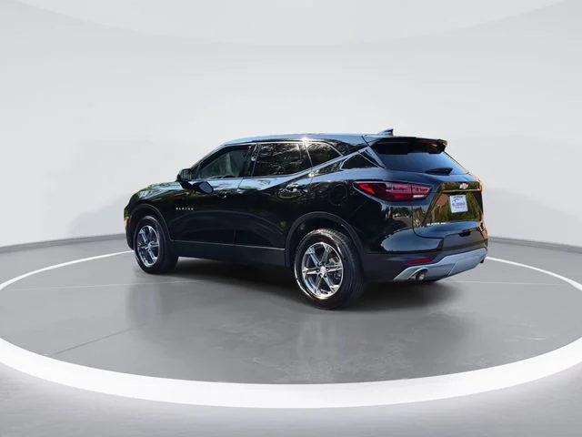 Used 2025 Black Chevrolet LT image 6