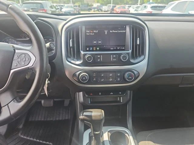 Used 2019 SUMMIT WHITE Chevrolet 4WD LT image 18