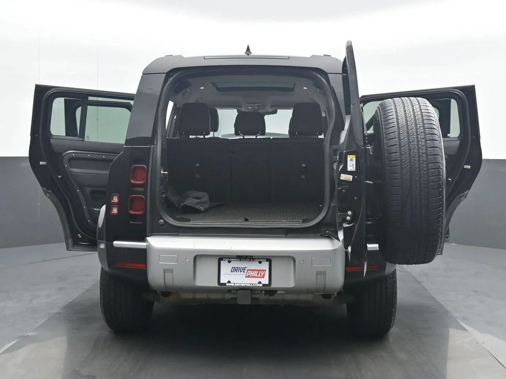 Used 2024 Black Land Rover S image 35