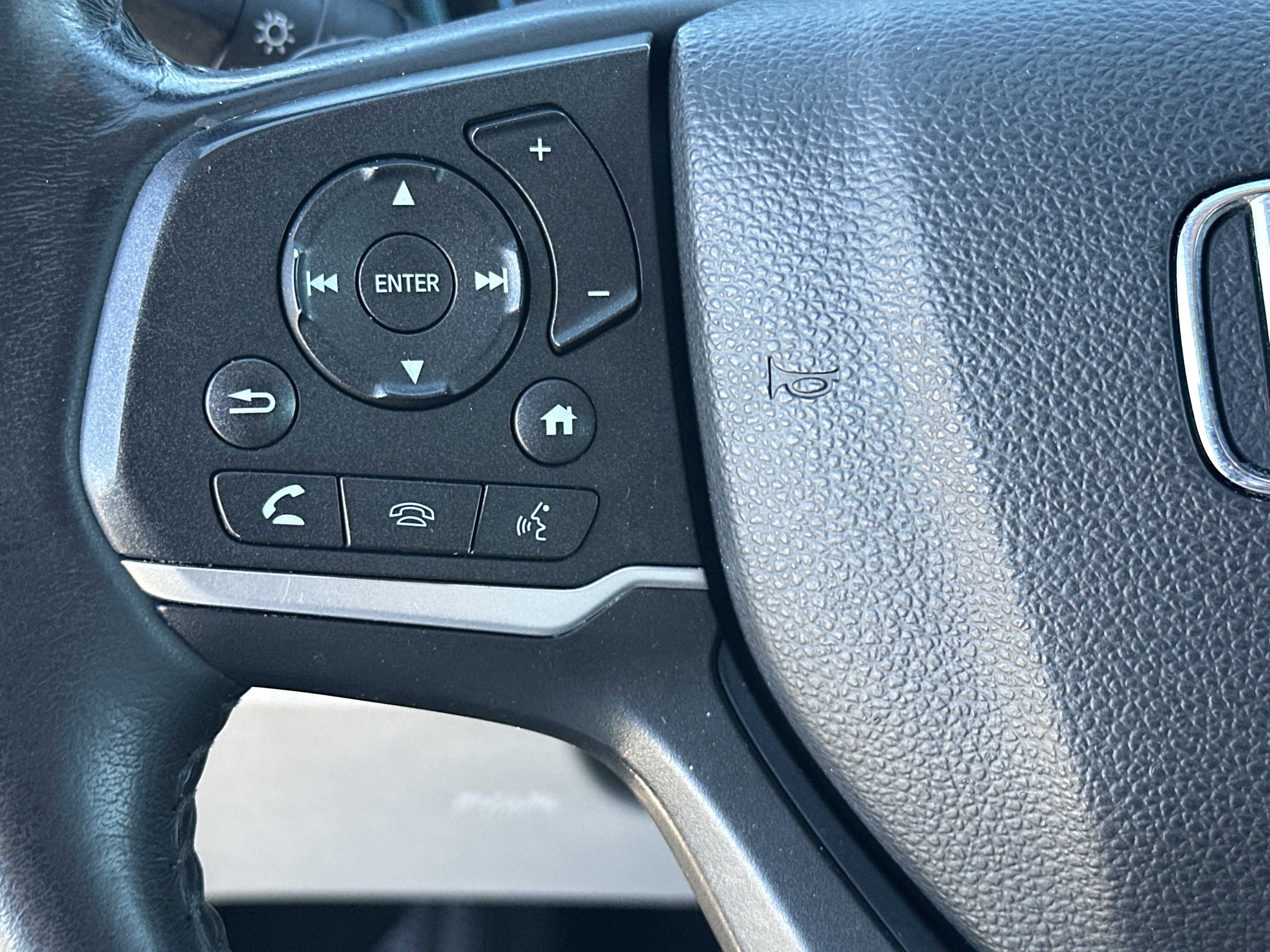 2024 Honda Odyssey EX-L - Photo 23