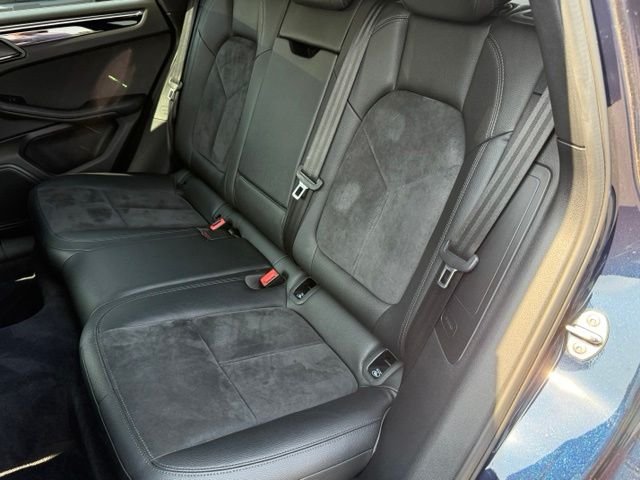 Used 2020  Porsche  image 23