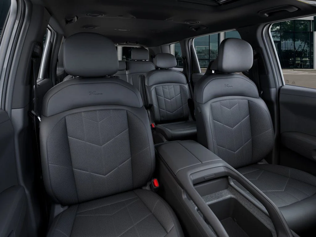 New 2027 Glacial White Pearl Kia X-Line EX image 16