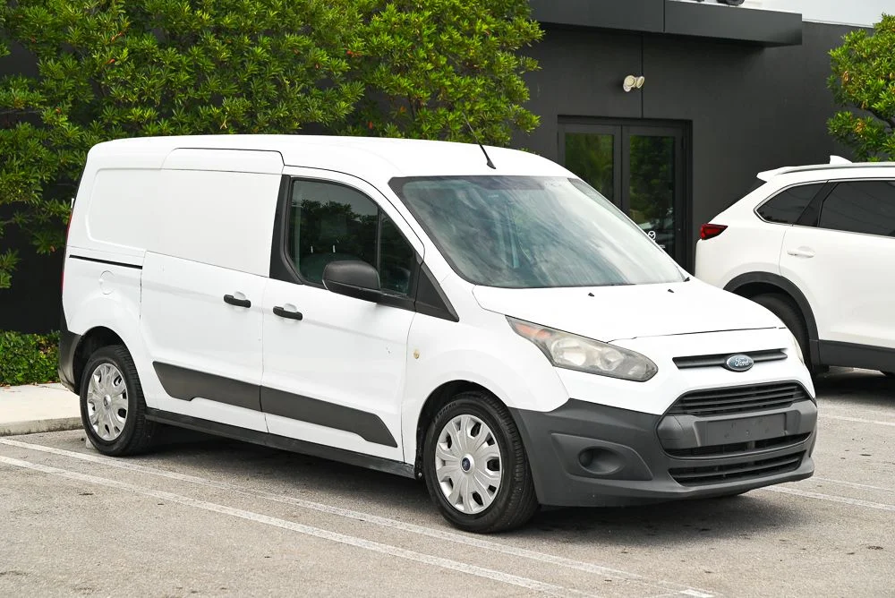 Used 2018 White Ford XL image 3