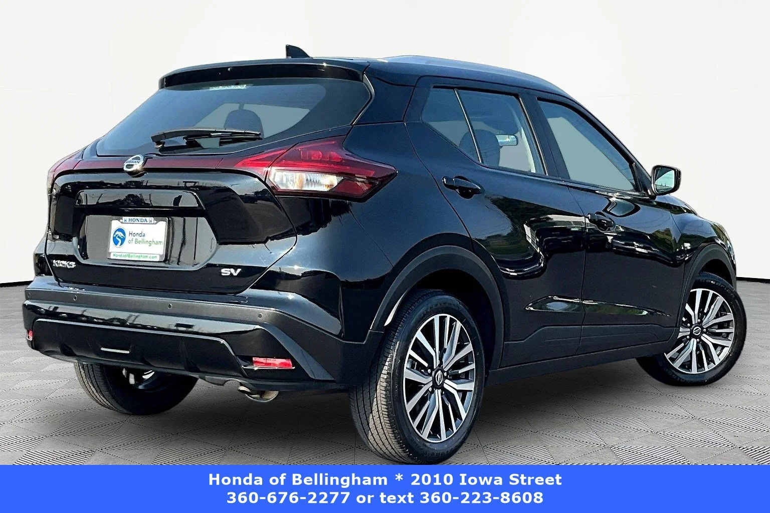 Used 2021 Super Black Nissan SV image 6