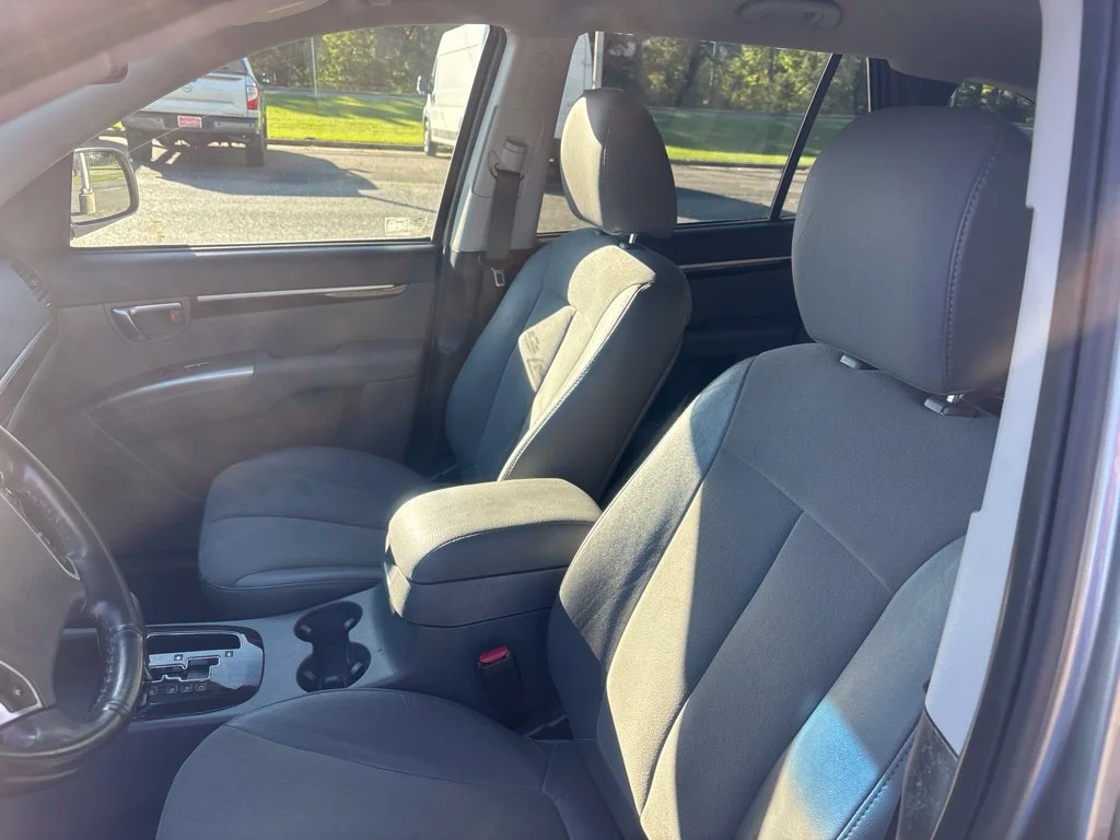 Used 2011 Gray Hyundai SE image 14