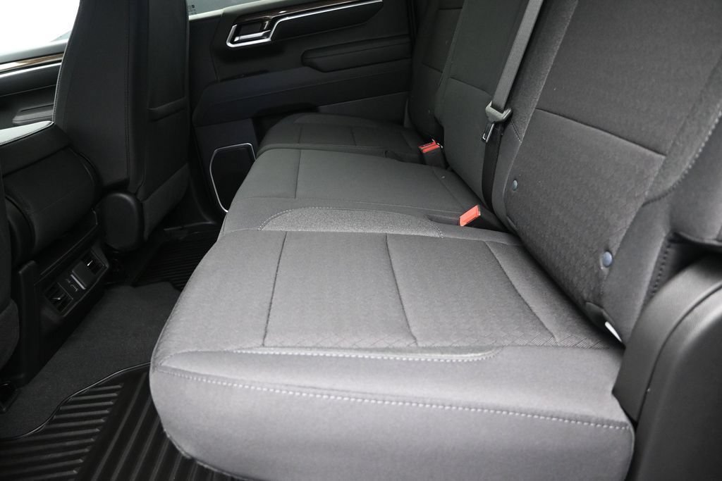 New 2026 Summit White Chevrolet LT (2FL) image 17