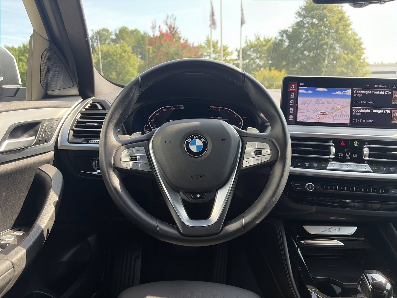 Used 2025 Alpine White BMW xDrive30i image 20