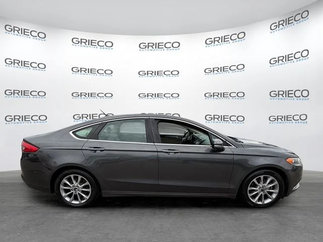 2017 Ford Fusion SE - Photo 8
