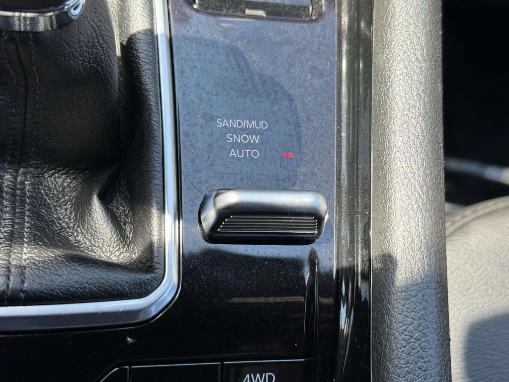 Used 2025 Blue Jeep Limited image 28