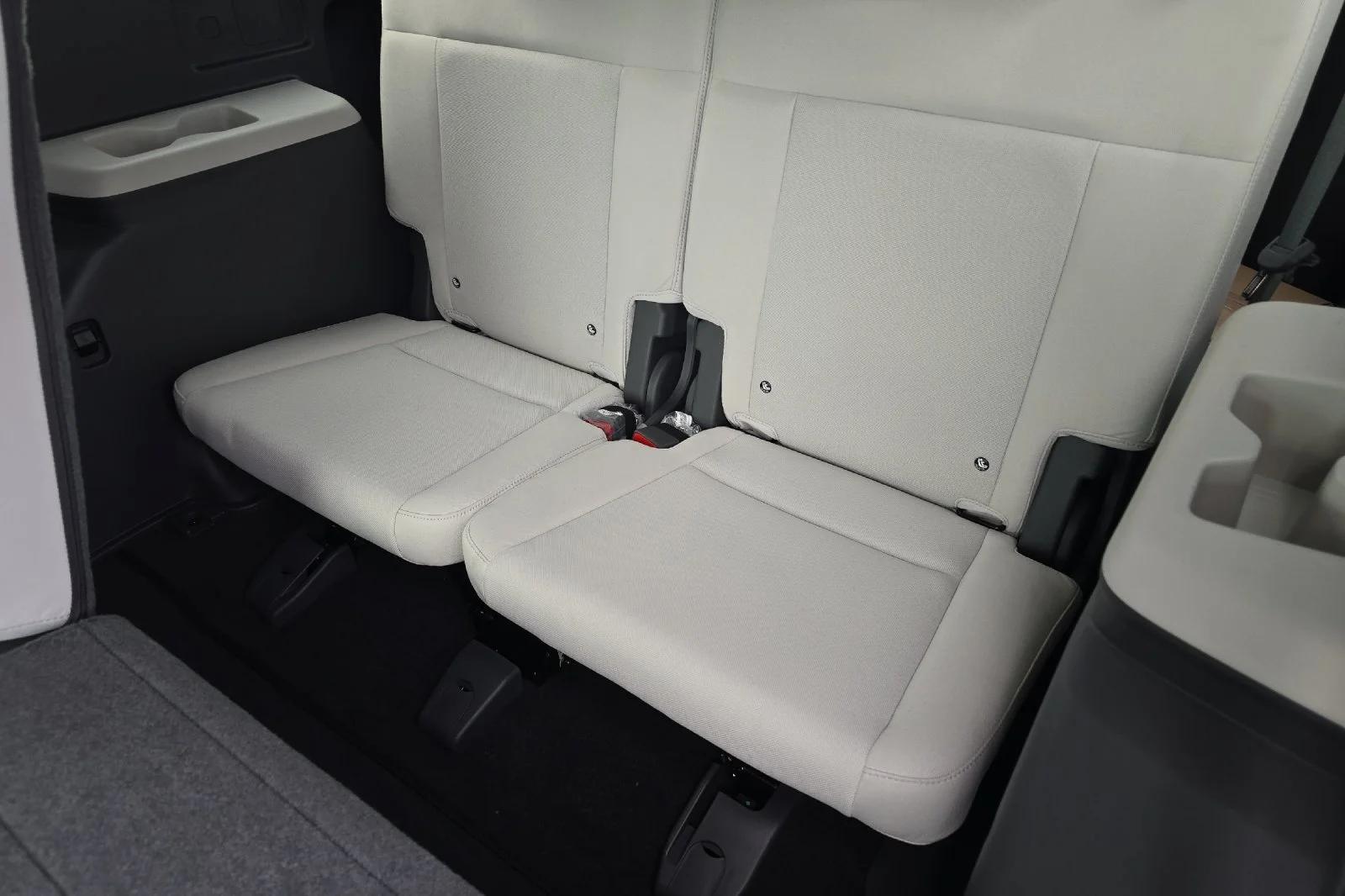 Used 2026 Black Hyundai SE image 14