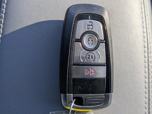 Certified Used 2026 Gray Metallic Ford Badlands image 30