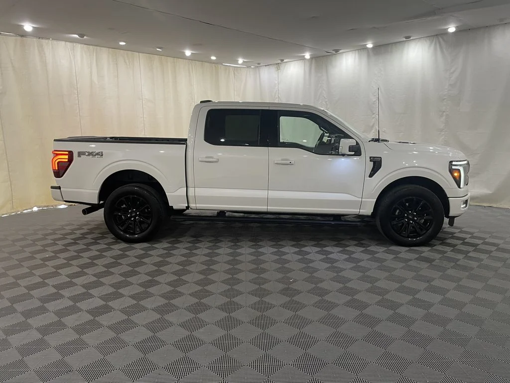Used 2024 STAR WHITE METALLIC TRICOAT Ford Platinum image 5