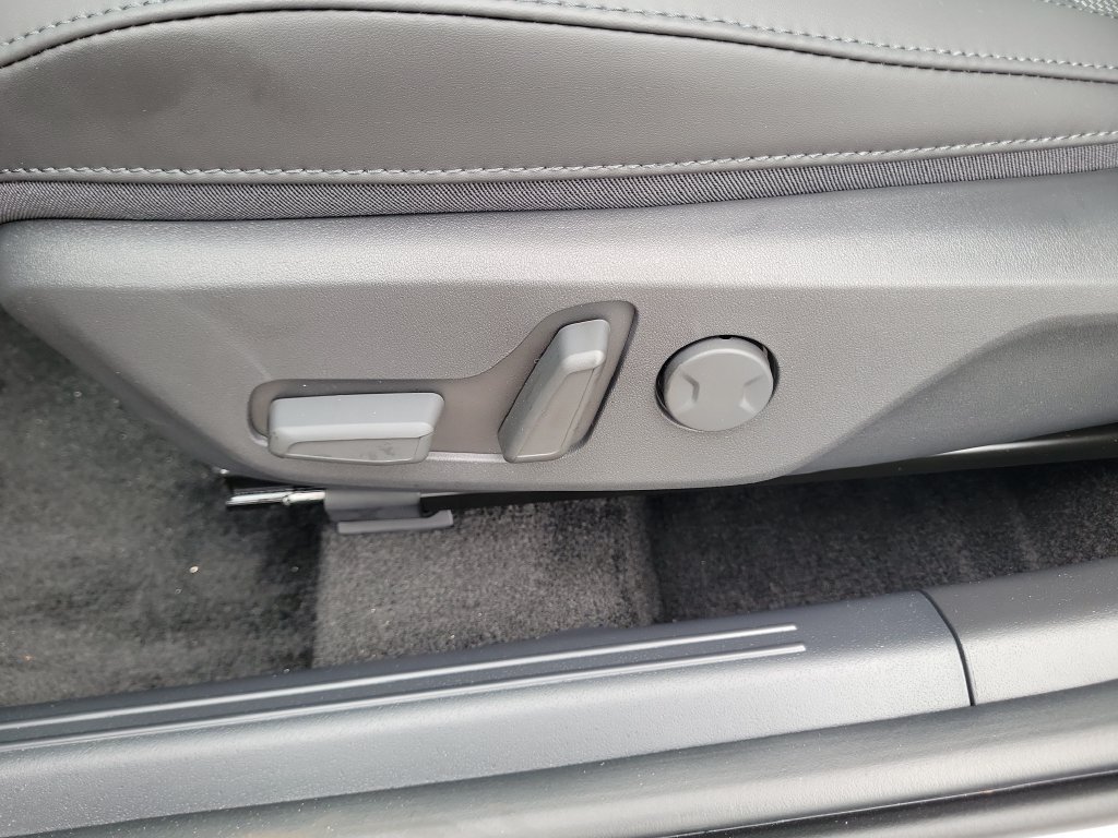 New 2026 Steel Gray Kia EX image 23