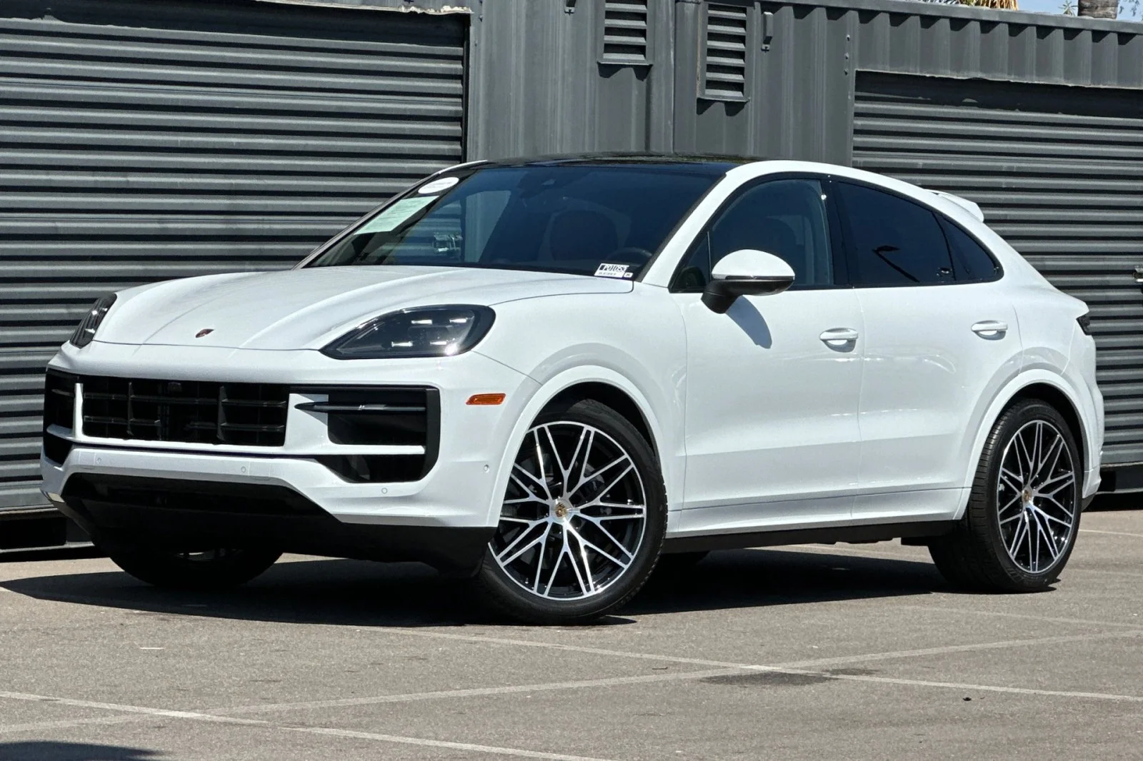 2024 Porsche Cayenne -'s photo