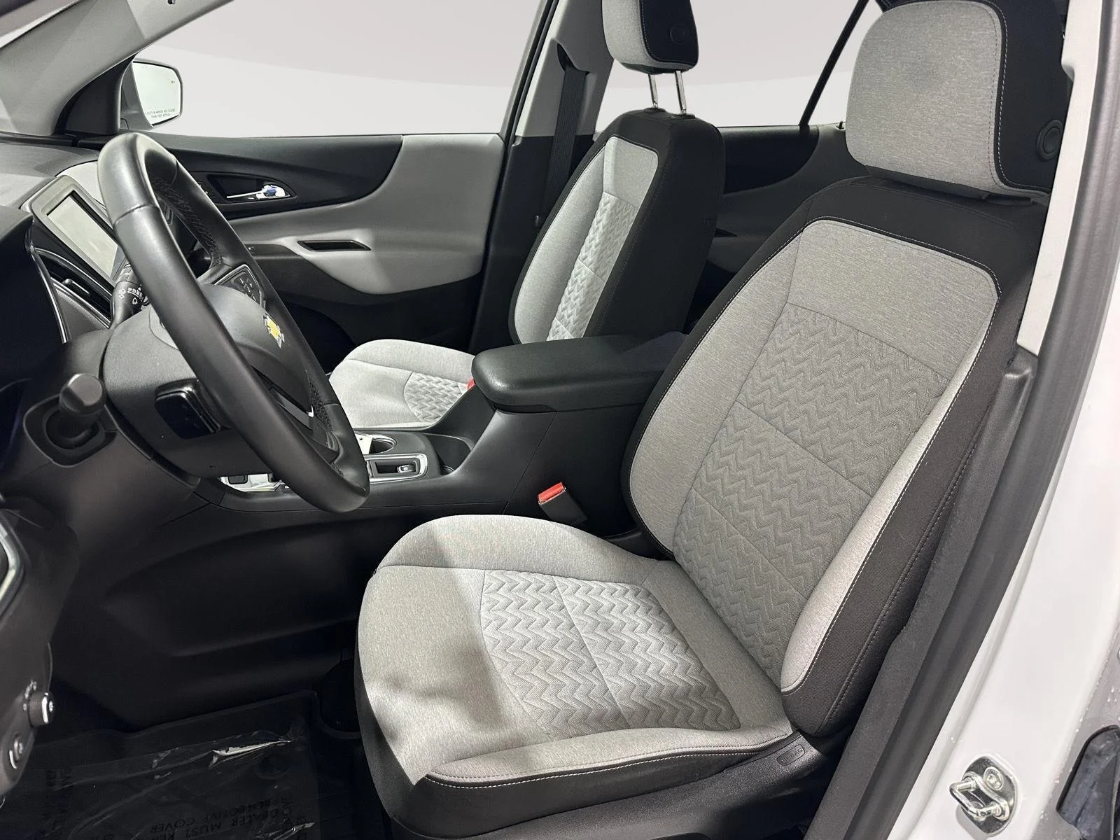 Used 2024 Summit White Chevrolet LT image 17
