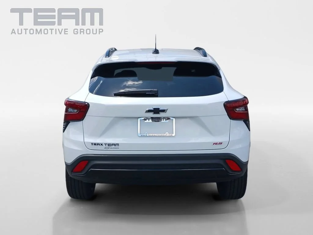 Used 2026 Summit White Chevrolet 2RS image 6