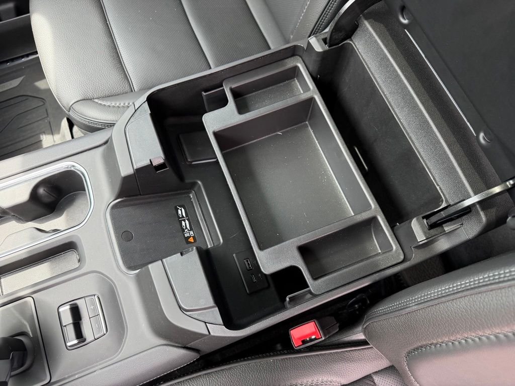 Used 2025 Silver GMC Denali image 28