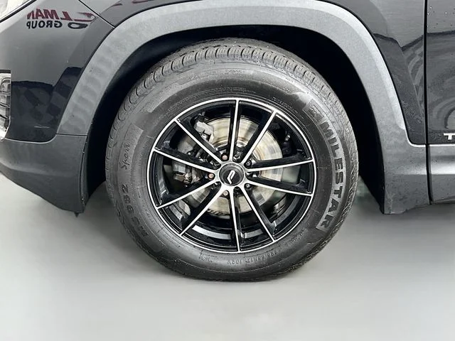 Used 2018 Black GMC SLE image 25