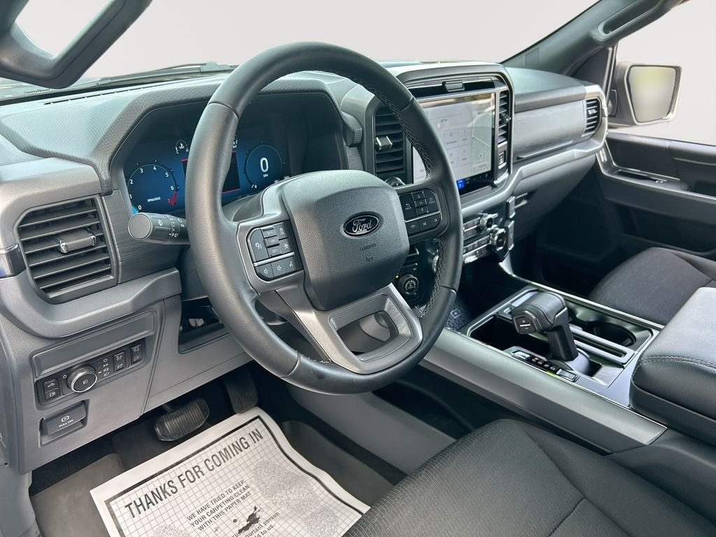 Used 2025 Silver Ford XLT image 10