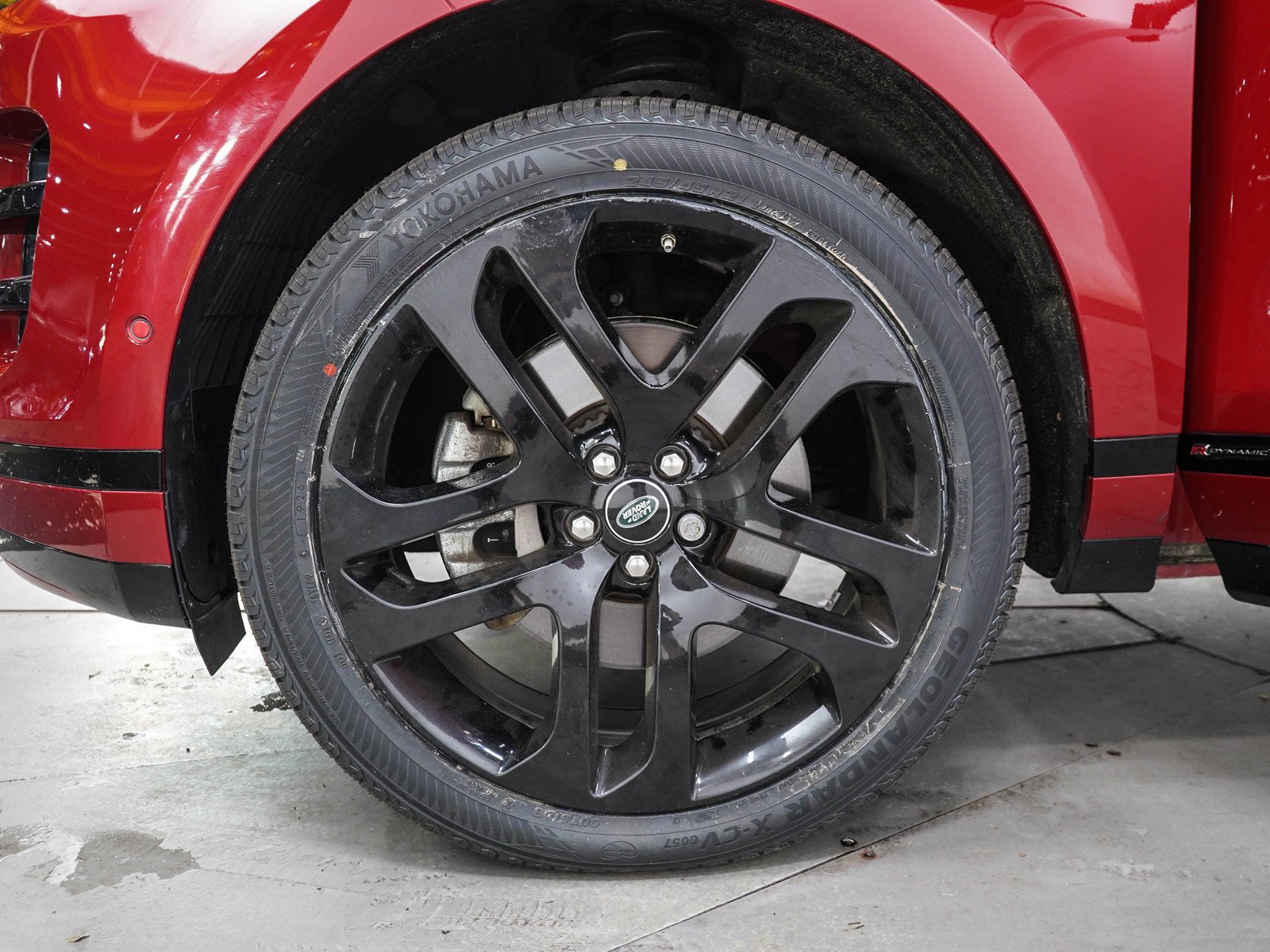 Used 2020 Firenze Red Metallic Land Rover R-Dynamic SE image 31