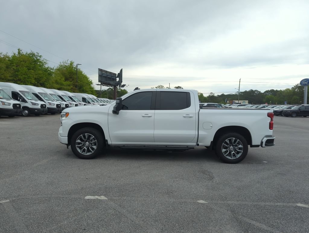 Used 2025 White Chevrolet RST image 8