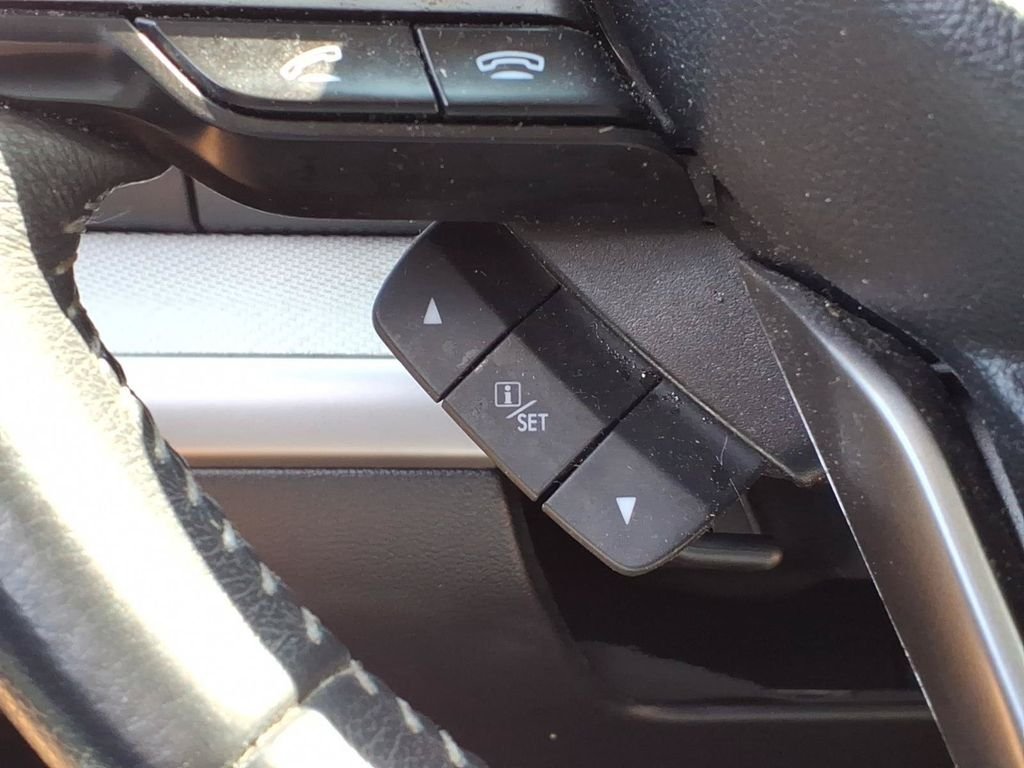 Used 2019 Gray Subaru 2.5i Premium image 37