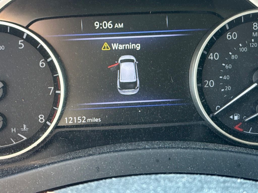 Used 2019 Red Nissan SL image 8