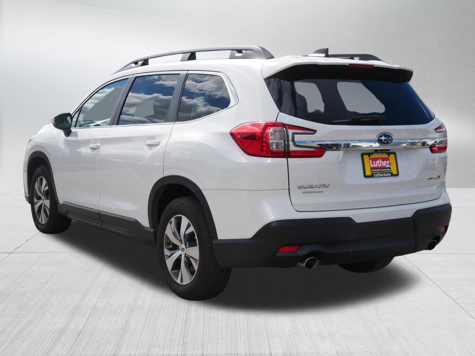 Used 2025 Crystal White Pearl Subaru Premium image 5