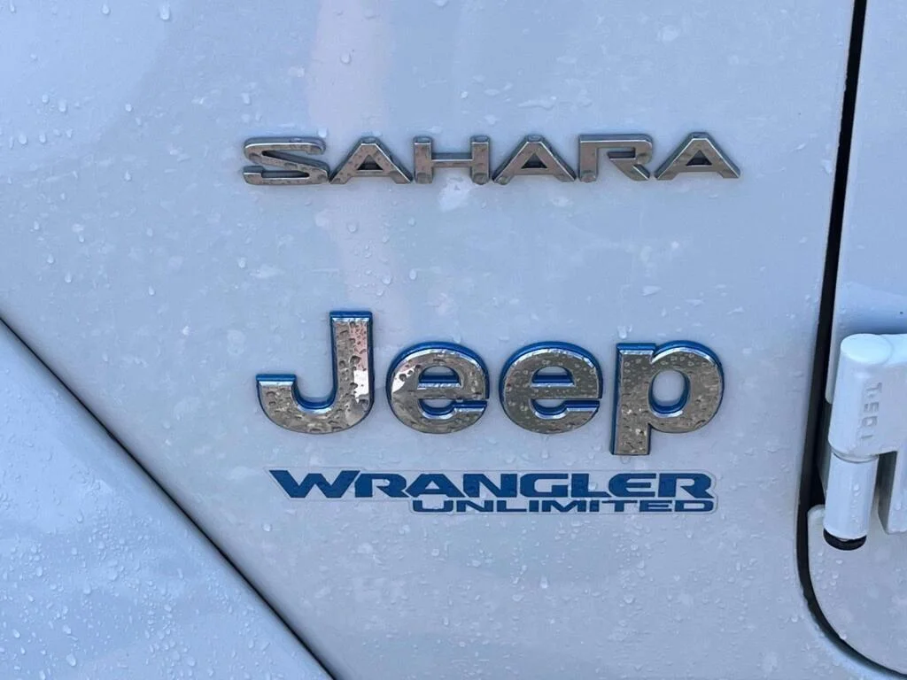 Certified Used 2021 Bright White Clearcoat Jeep Unlimited Sahara image 16