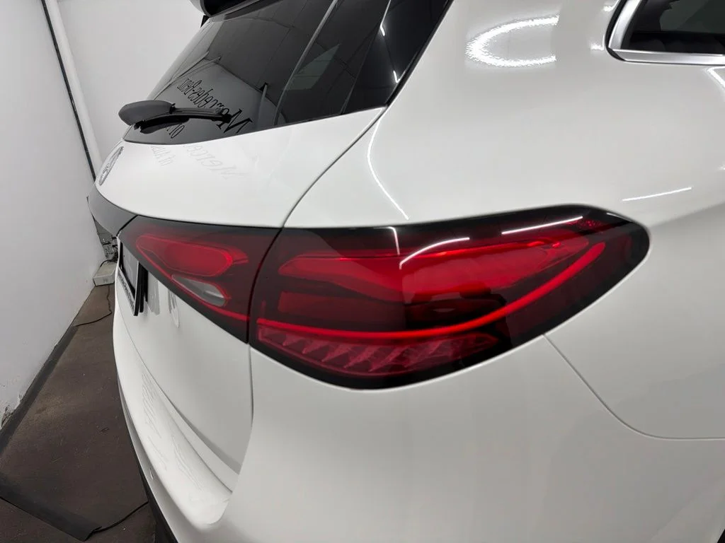 New 2027 White Mercedes-Benz GLC 300 image 11