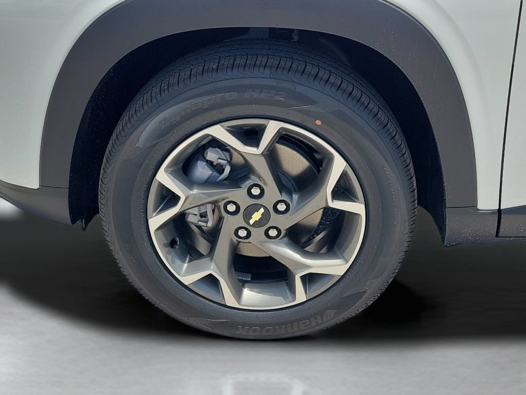 New 2026 Summit White Chevrolet LT image 26
