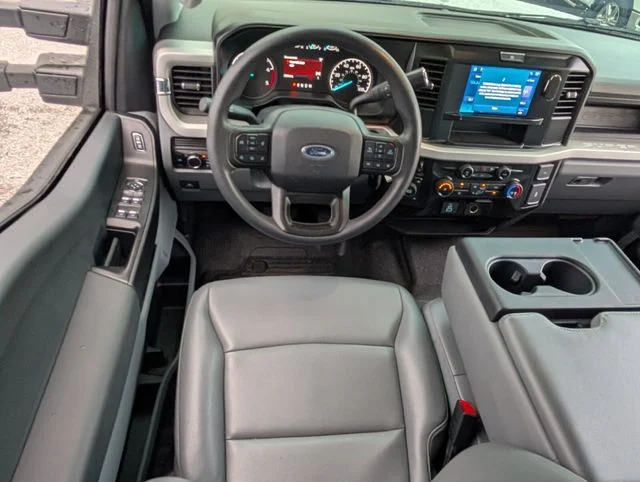 2025 Ford F-350 Super Duty XL - Photo 10